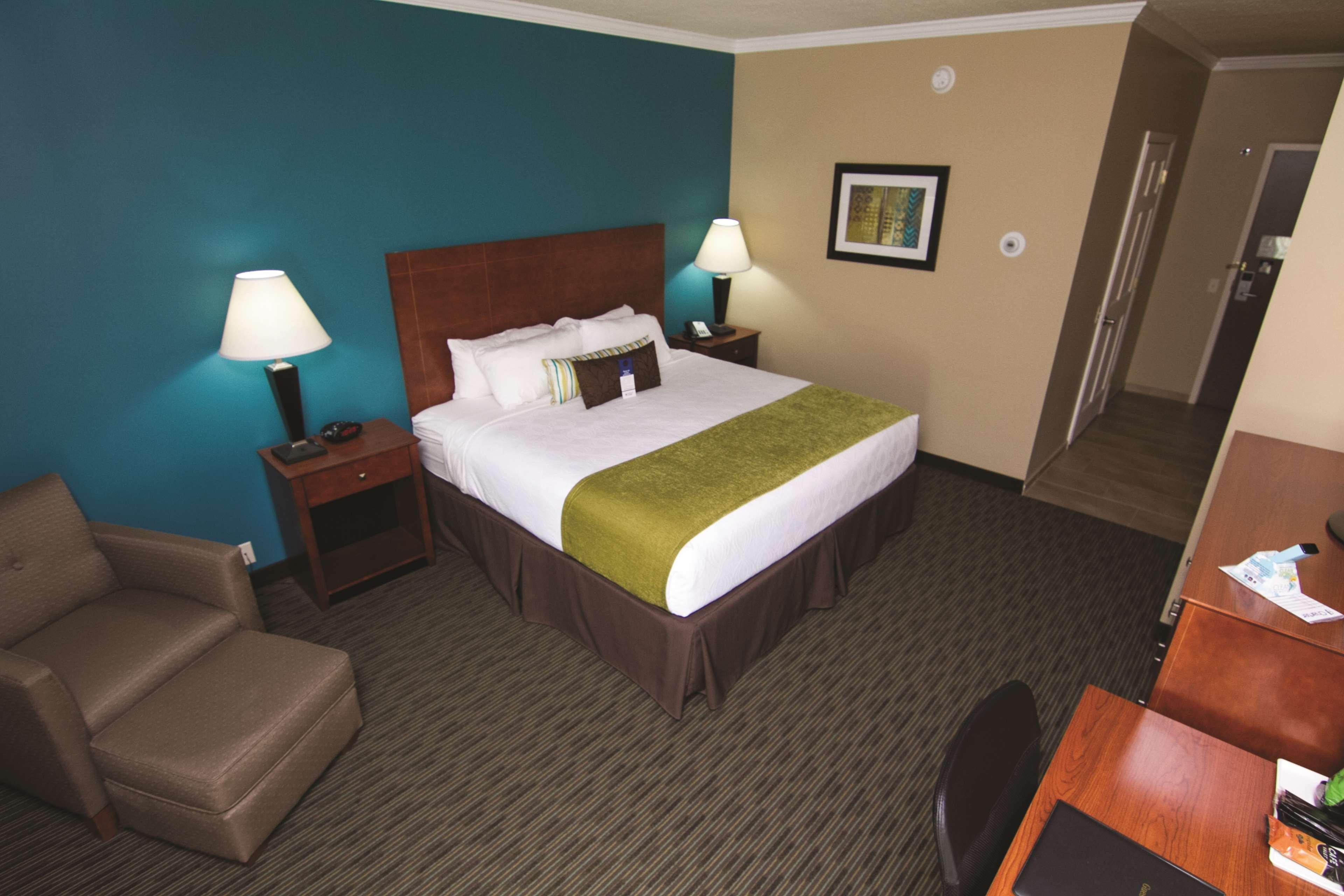 Best Western Plus Платтсбург Экстерьер фото