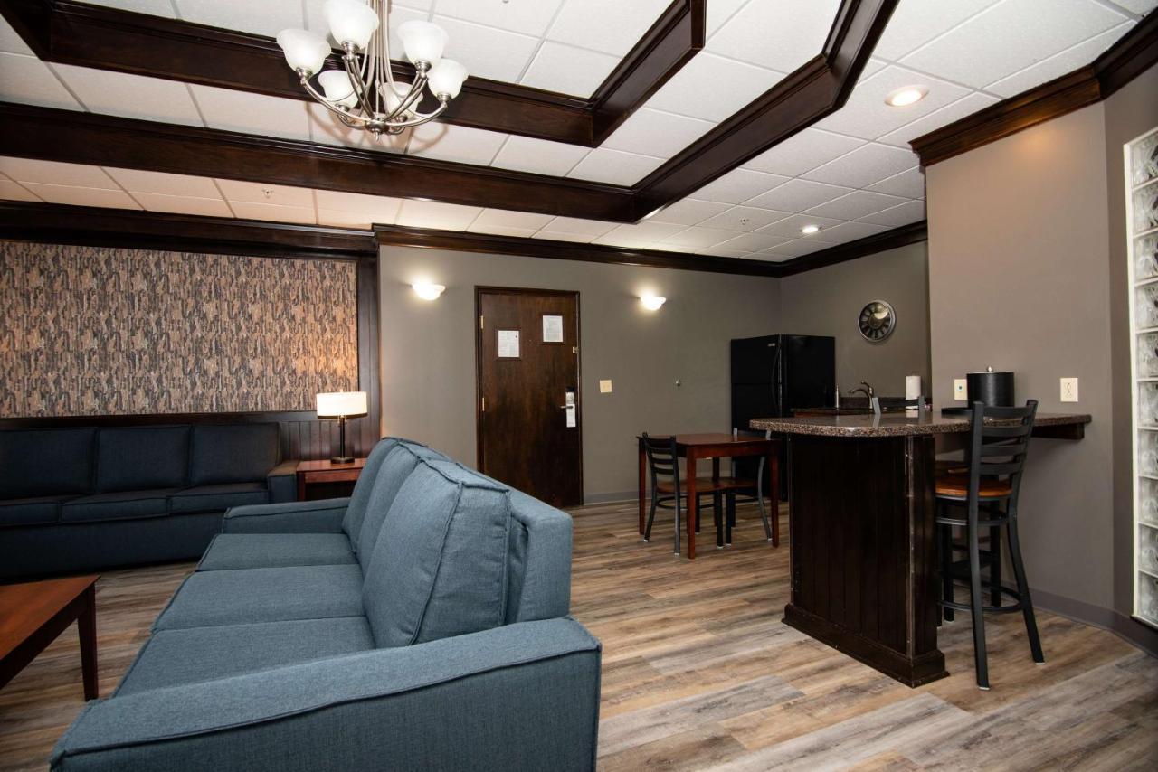 Best Western Plus Платтсбург Экстерьер фото
