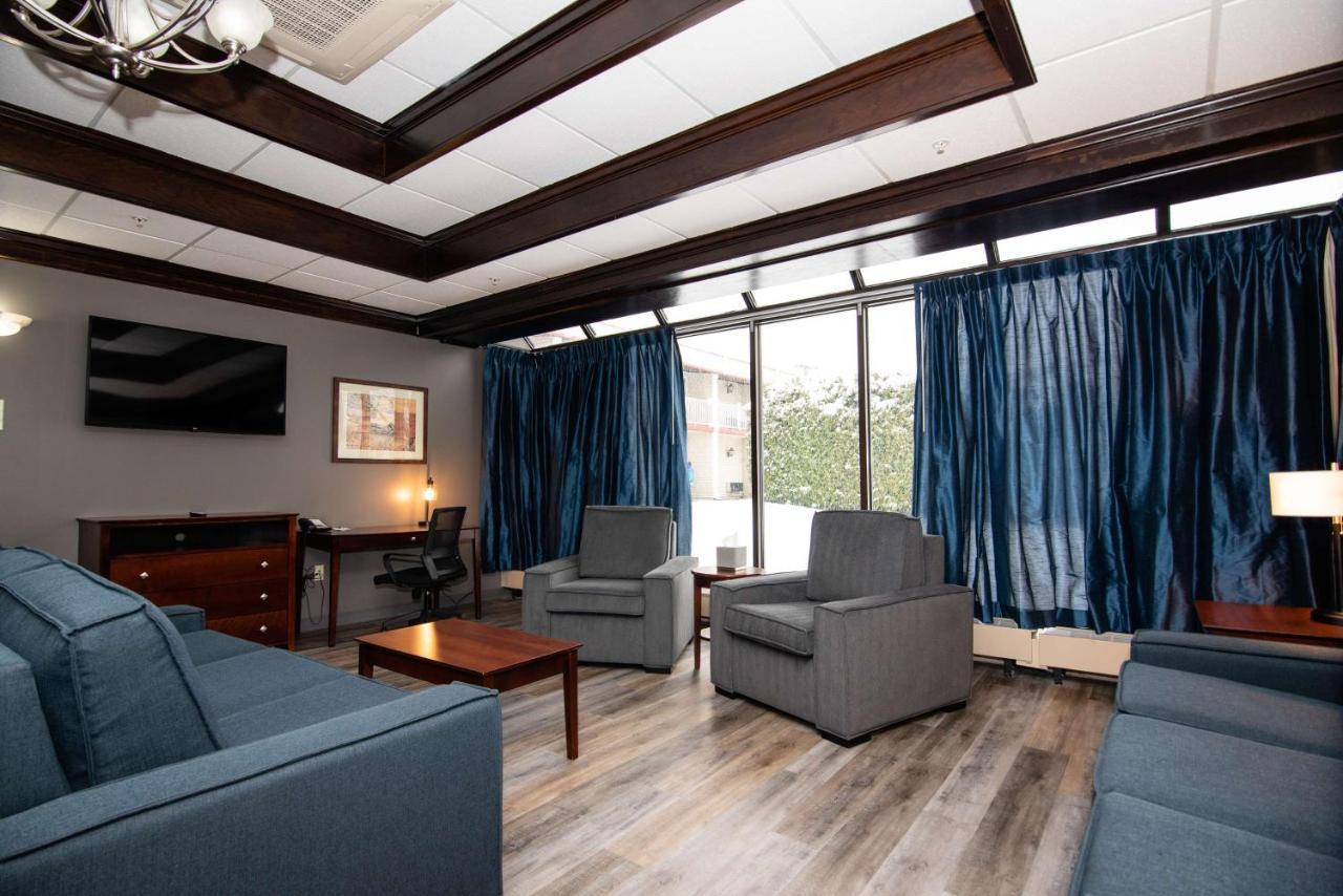 Best Western Plus Платтсбург Экстерьер фото