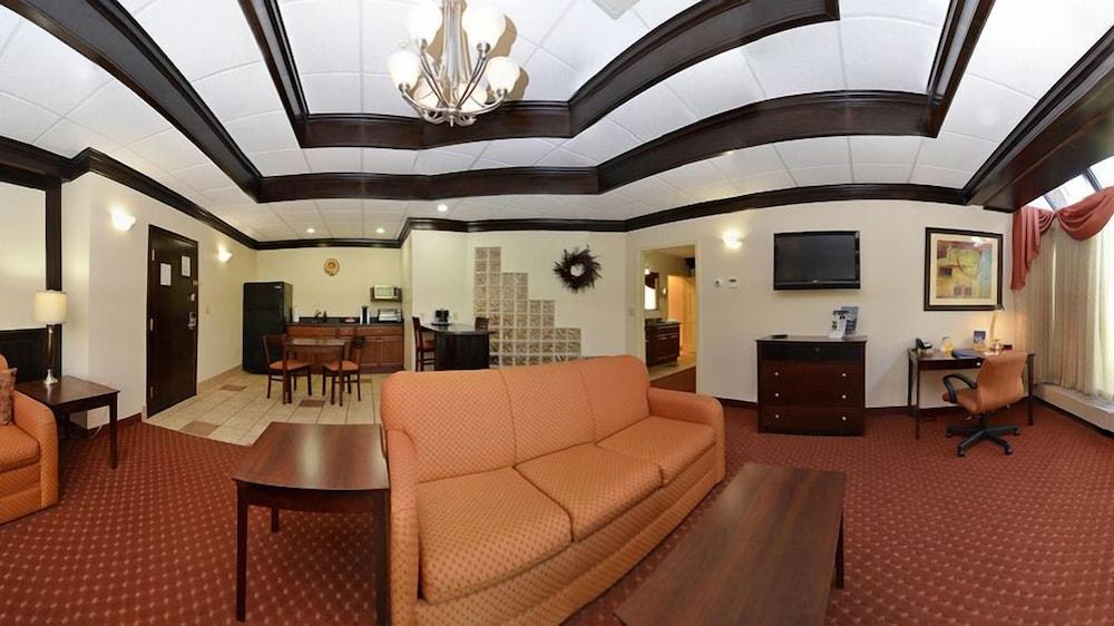Best Western Plus Платтсбург Экстерьер фото