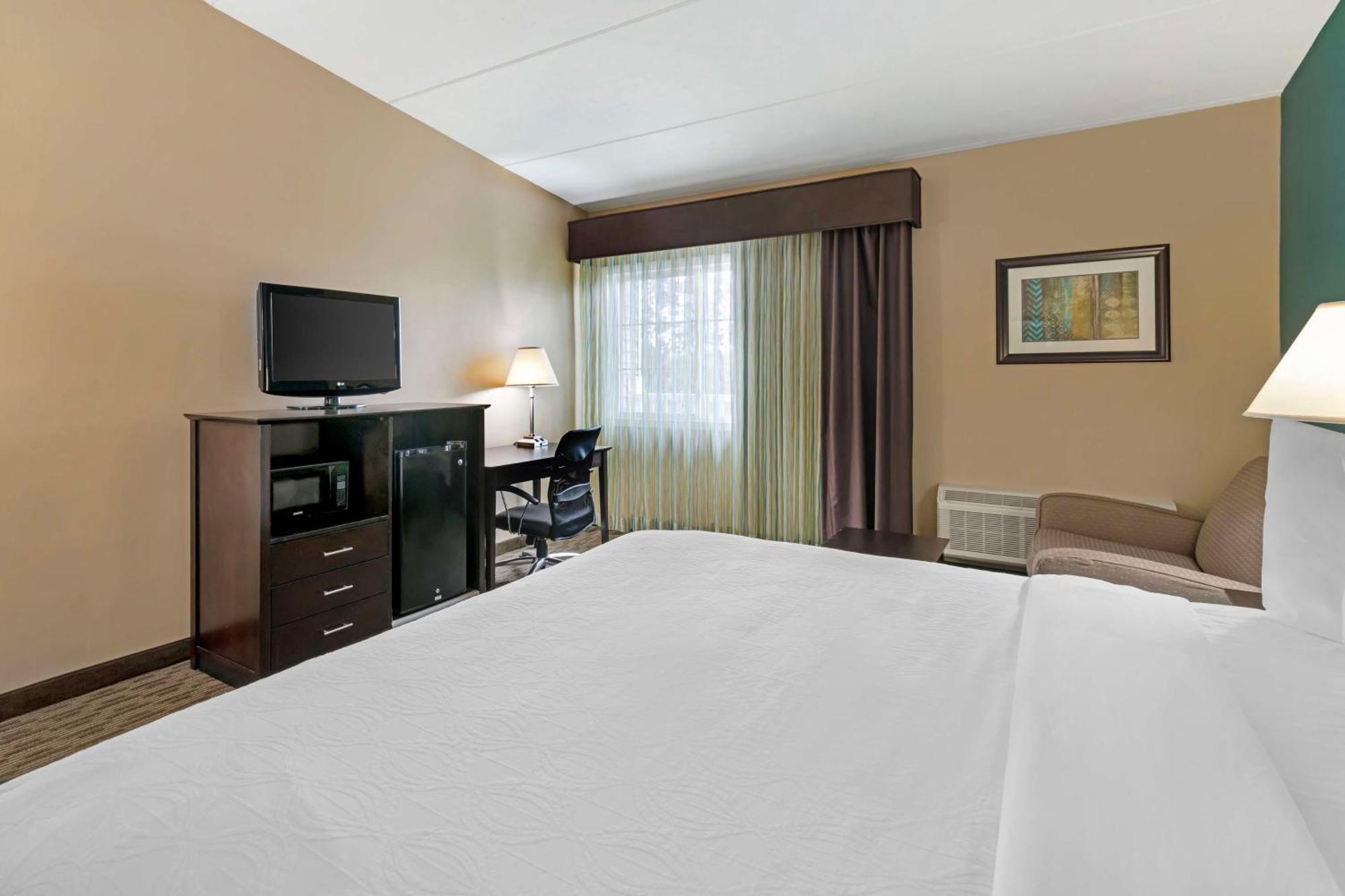 Best Western Plus Платтсбург Экстерьер фото