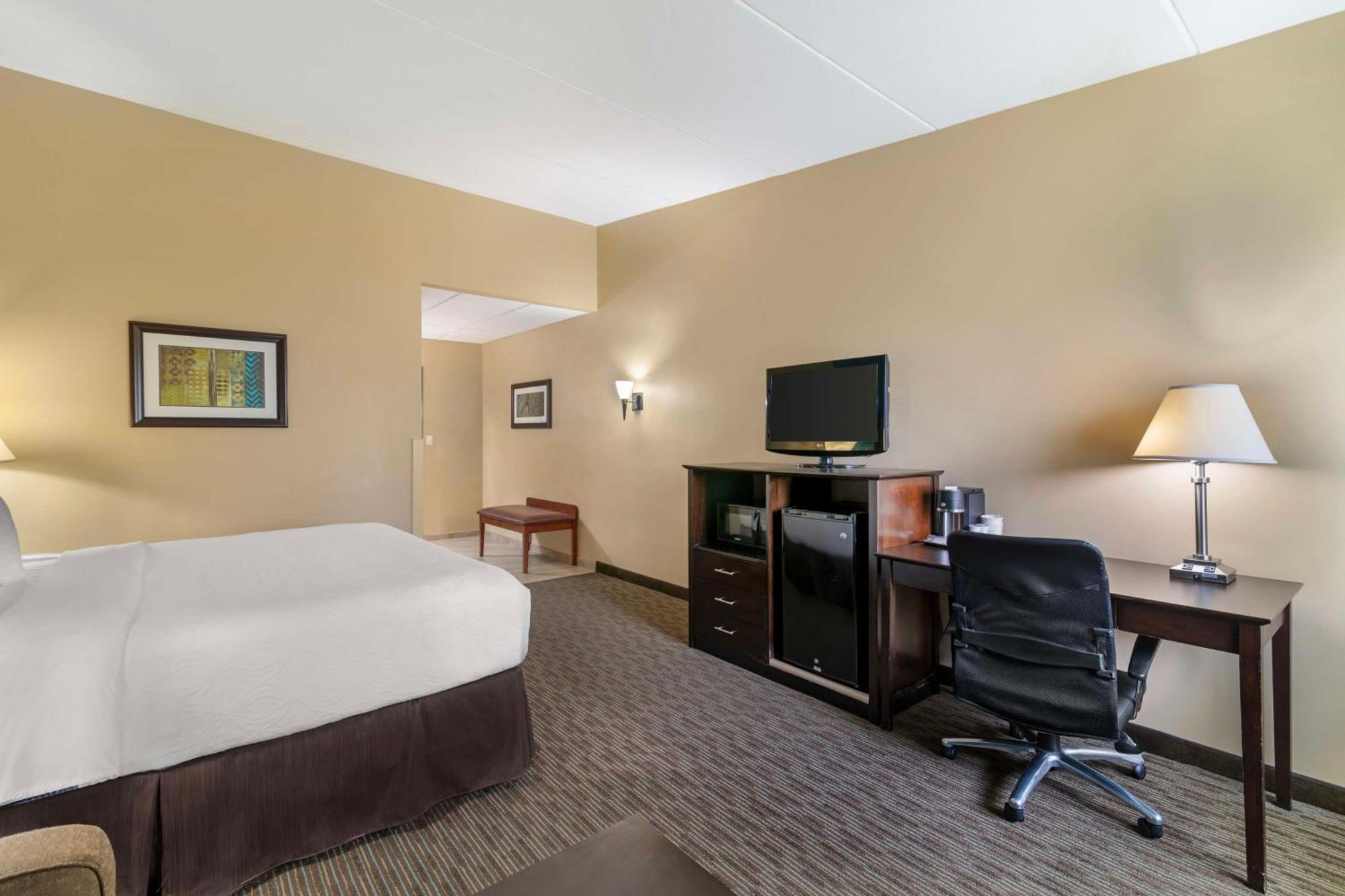 Best Western Plus Платтсбург Экстерьер фото