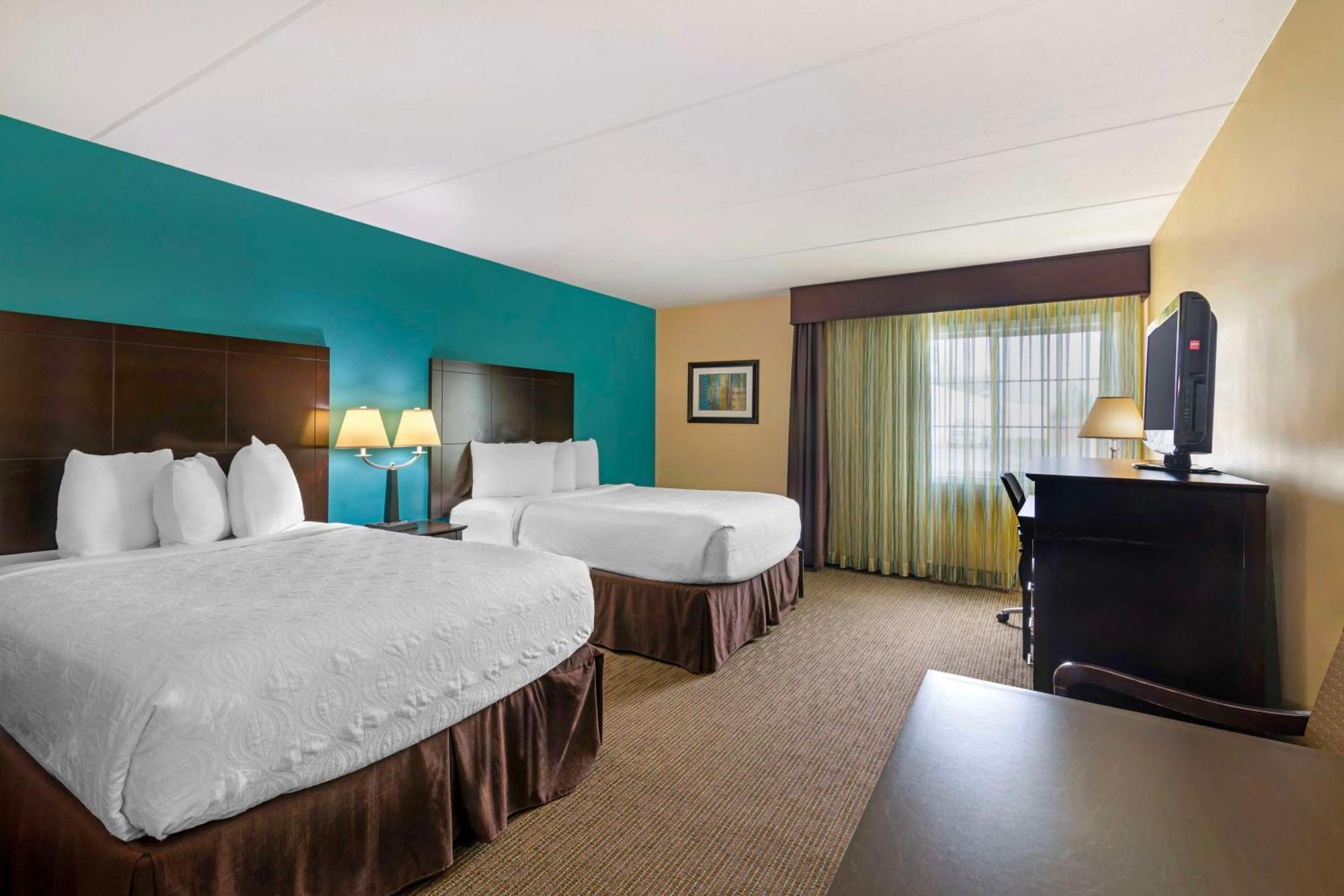 Best Western Plus Платтсбург Экстерьер фото