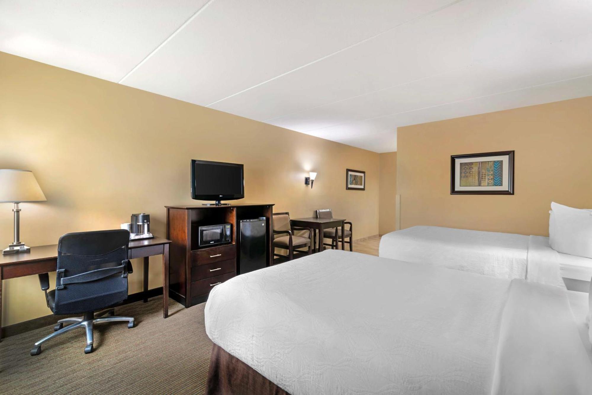 Best Western Plus Платтсбург Экстерьер фото