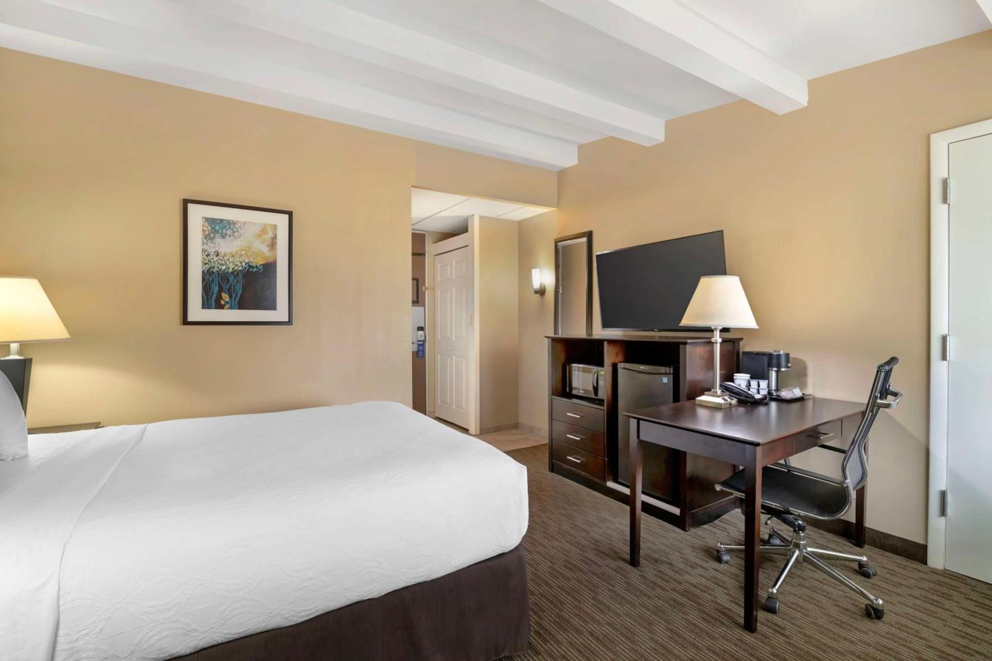 Best Western Plus Платтсбург Экстерьер фото