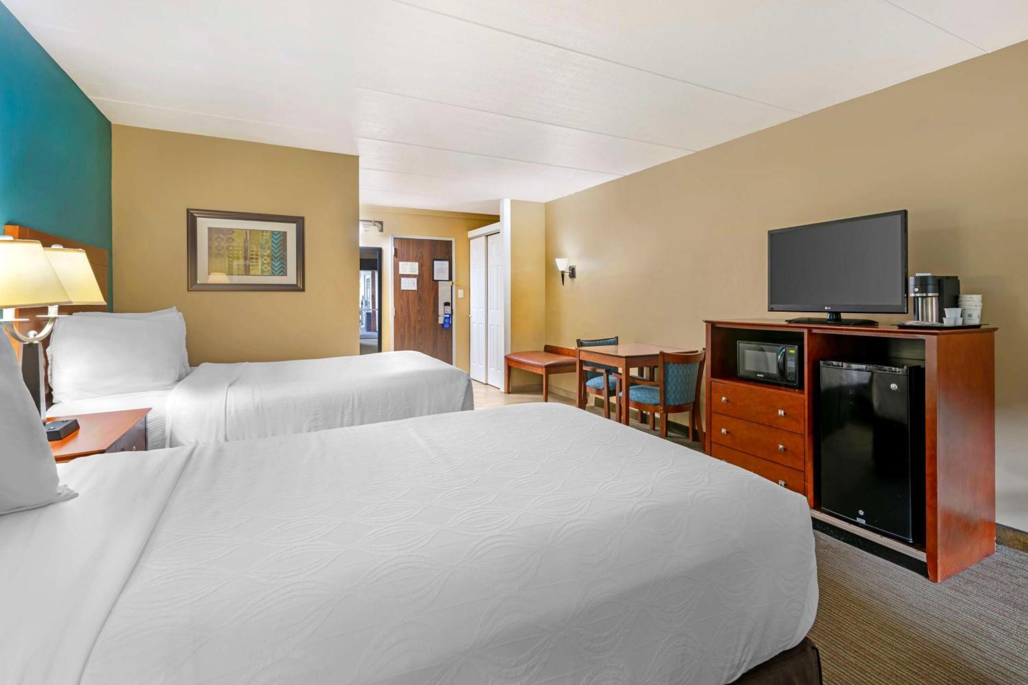 Best Western Plus Платтсбург Экстерьер фото