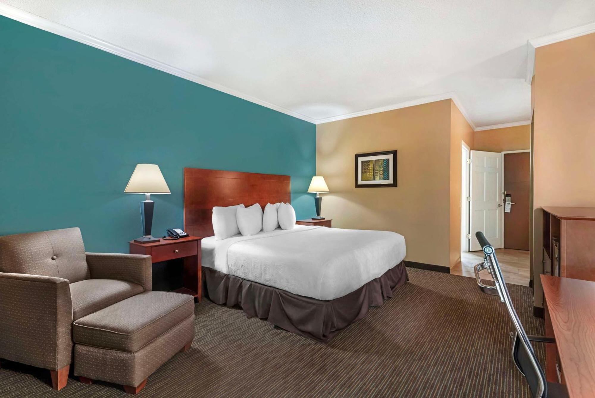 Best Western Plus Платтсбург Экстерьер фото