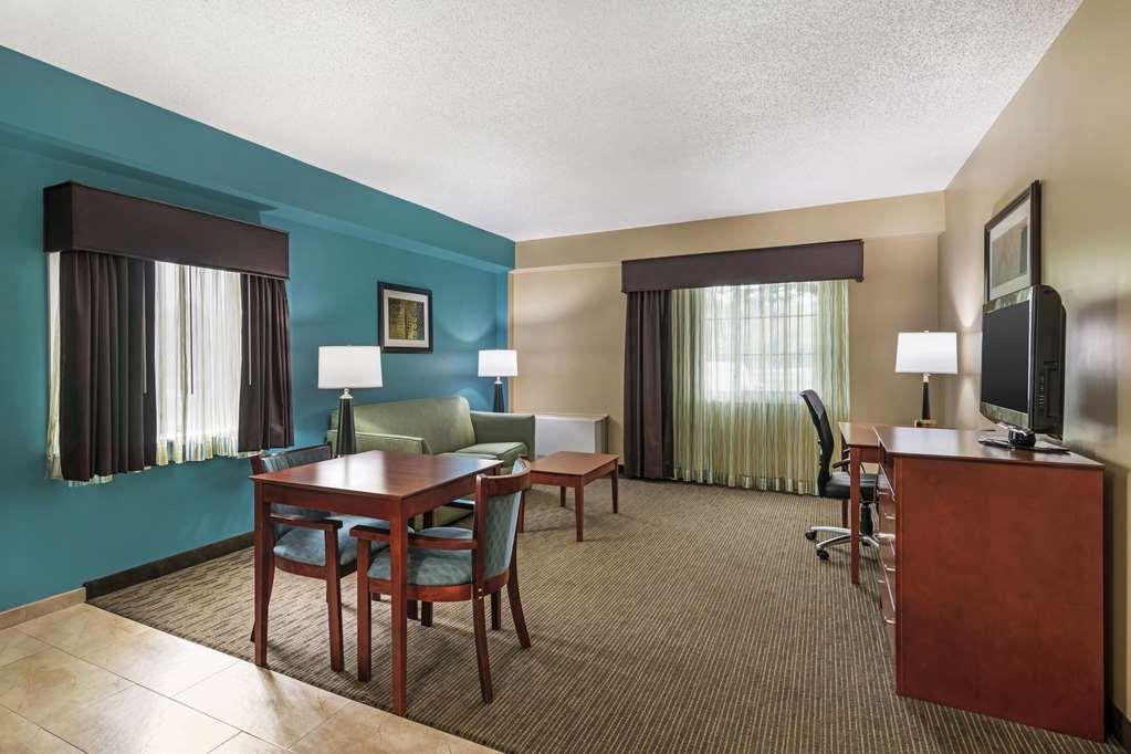 Best Western Plus Платтсбург Номер фото