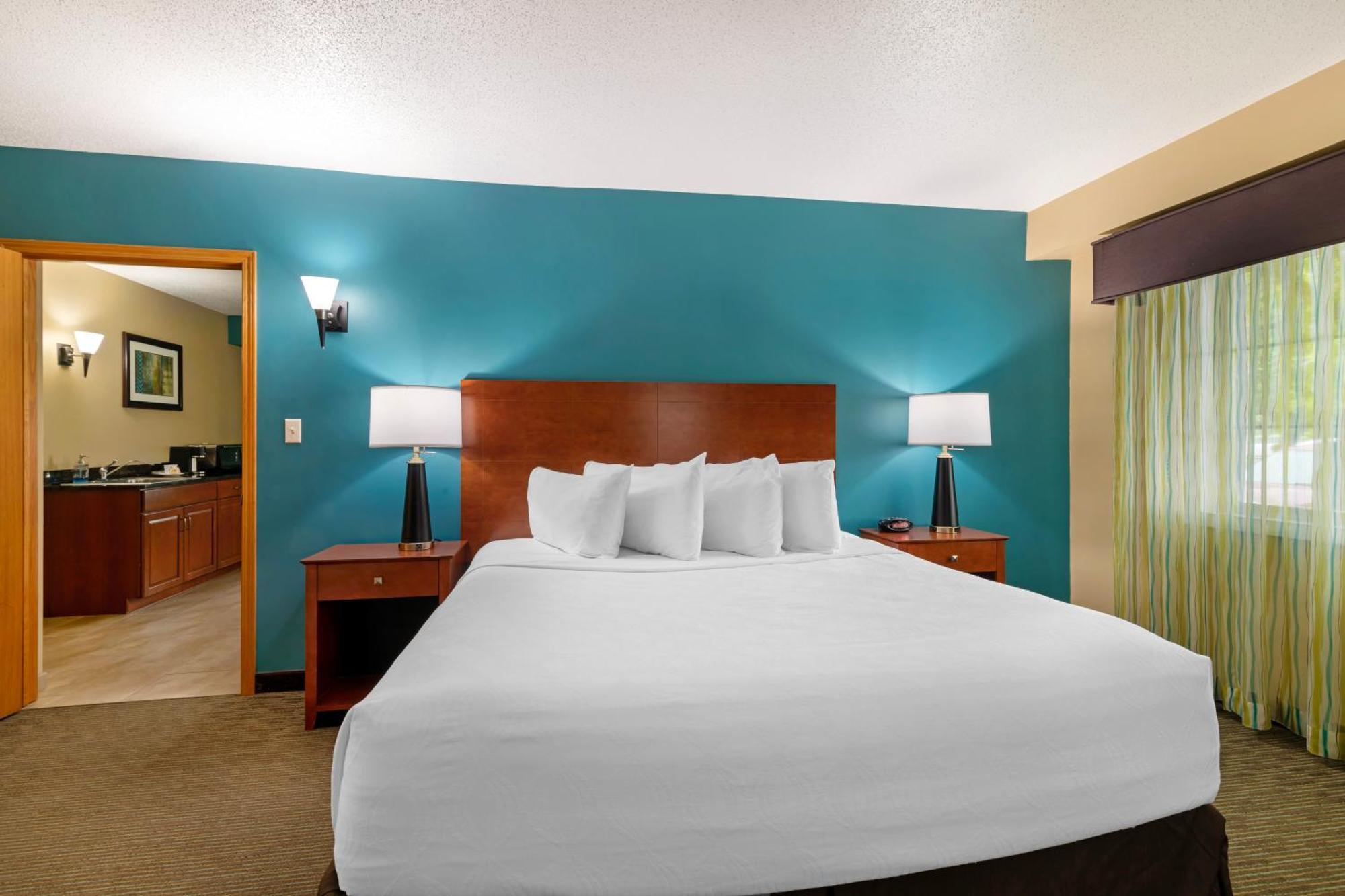 Best Western Plus Платтсбург Экстерьер фото