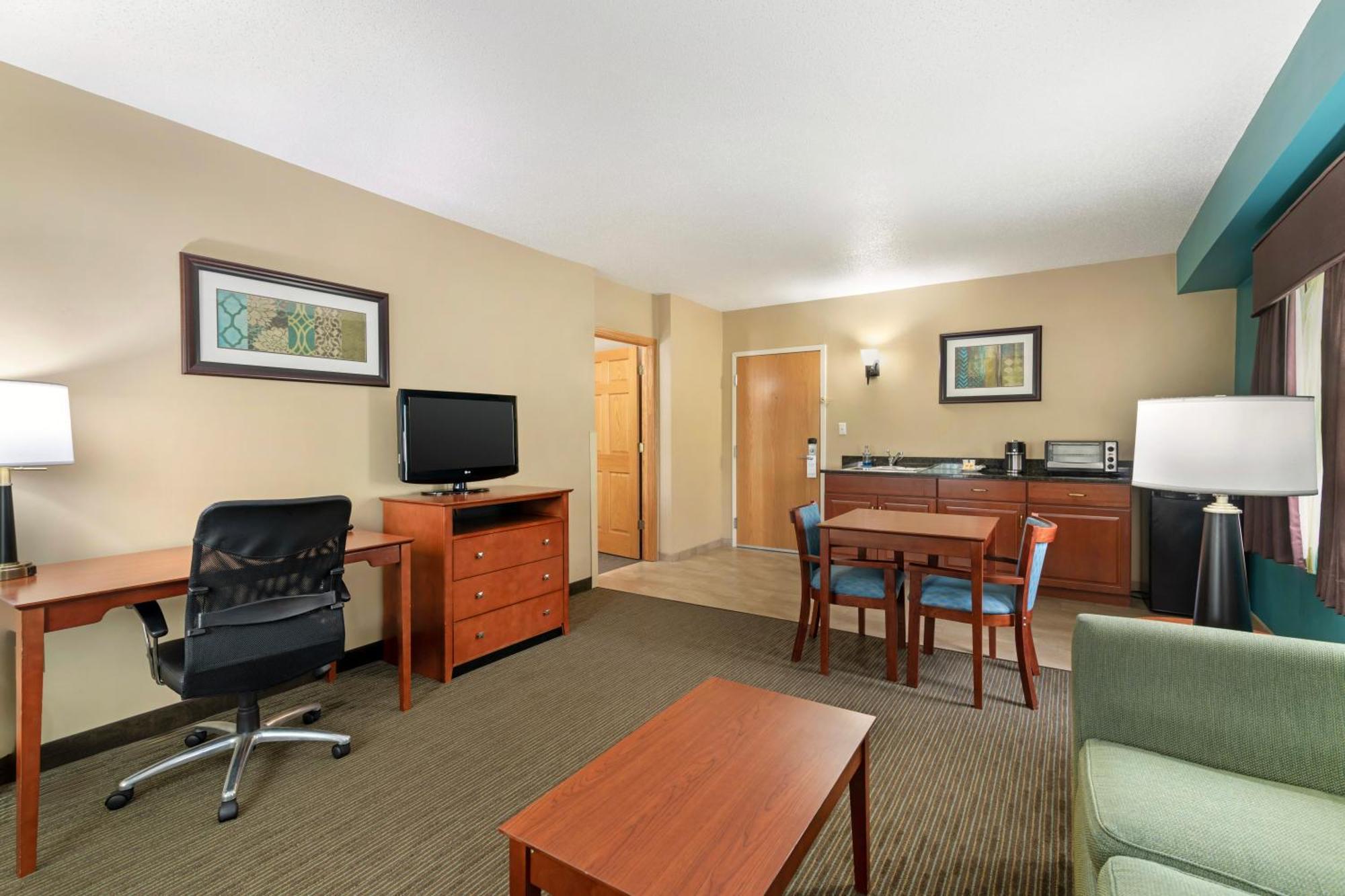 Best Western Plus Платтсбург Экстерьер фото